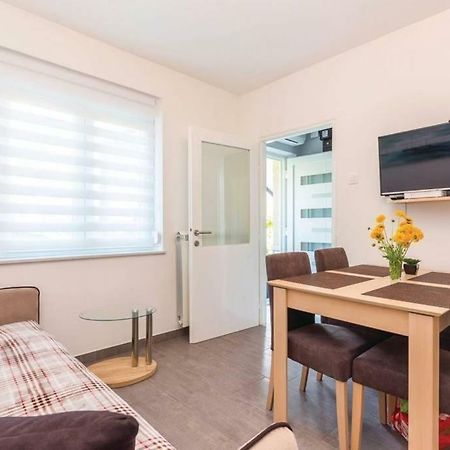 Apartment Laura コストレナ エクステリア 写真